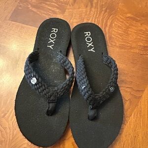 Roxy Black Braided-Style Flip Flops